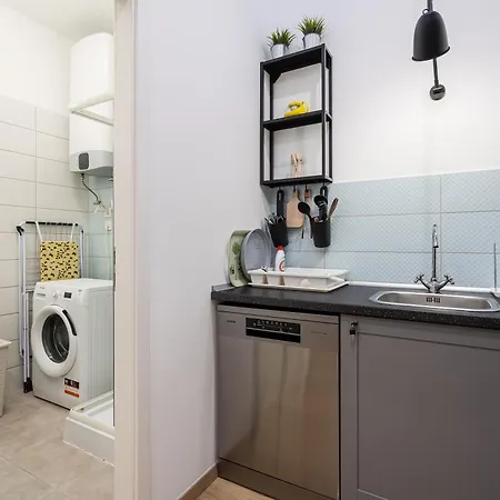 Kristi Tiptop In The Heart Of Appartement *