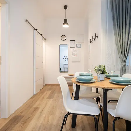 Kristi Tiptop In The Heart Of Apartment Budapest